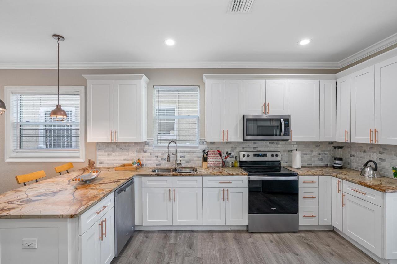 Cozy And Spacious 4Br House With Pool In Tampa Eksteriør billede