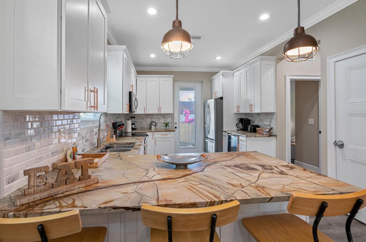 Cozy And Spacious 4Br House With Pool In Tampa Eksteriør billede